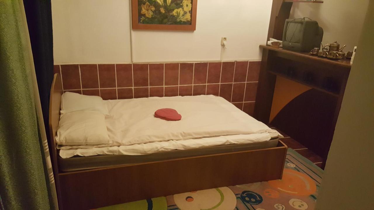 Casele Lena Bed & Breakfast Aldesti  Luaran gambar