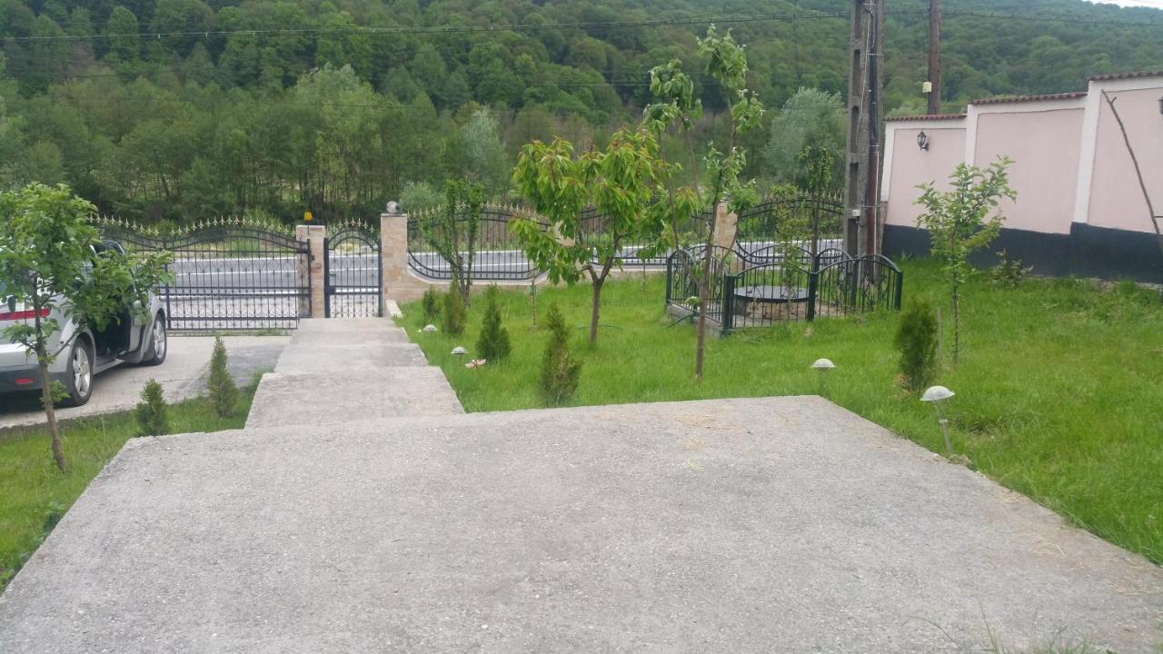 Casele Lena Bed & Breakfast Aldesti  Luaran gambar